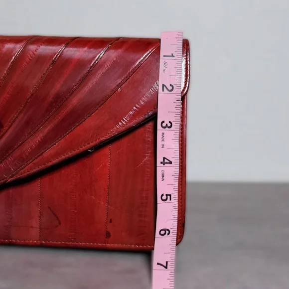 Vintage Eel Skin Victory PK 3940 Burgundy Crossbody Clutch Purse - Picture 11 of 11